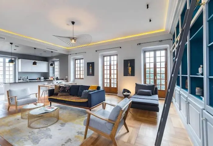 Luxury Apartment In Nice